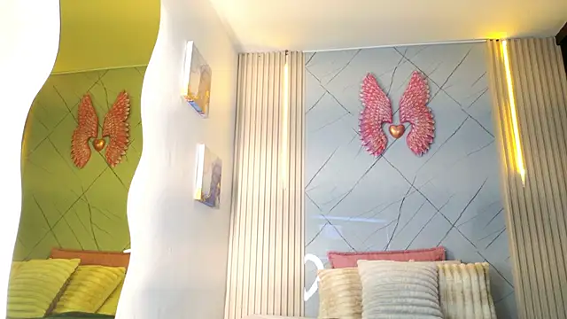 Snapshot of Sara_swift9 chatting on 11.19.25 Sara swift9 online show from 11.19.25