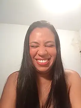 Snapshot of LeilaTaylor chatting on 11.04.25 LeilaTaylor online show from 11.04.25