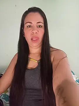 Snapshot of LeilaTaylor chatting on 11.07.25 LeilaTaylor online show from 11.07.25