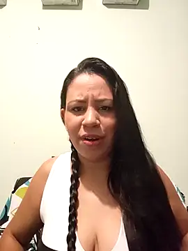 Snapshot of LeilaTaylor chatting on 11.14.25 LeilaTaylor online show from 11.14.25