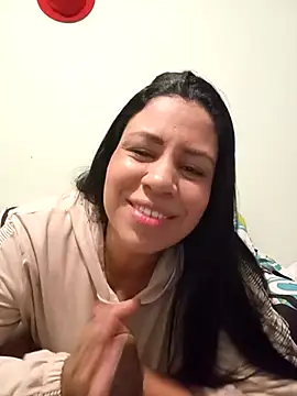 Snapshot of LeilaTaylor chatting on 12.04.25 LeilaTaylor online show from 12.04.25