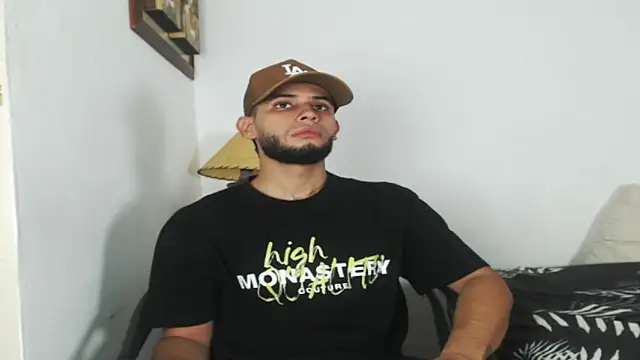 Snapshot of Maxcole_07 chatting on 10.29.25 Maxcole 07 online show from 10.29.25