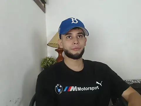 Snapshot of Maxcole_07 chatting on 11.15.25 Maxcole 07 online show from 11.15.25