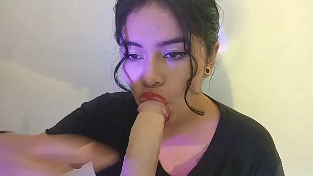 Snapshot of Magic_Alicee_ chatting on 11.09.25 Magic Alicee online show from 11.09.25