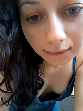 Snapshot of Meiii27 chatting on 11.28.25 Meiii27 online show from 11.28.25