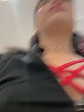 Snapshot of LisaMartinez34 chatting on 11.19.25 LisaMartinez34 online show from 11.19.25