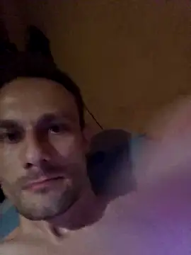 Snapshot of martinhorn chatting on 10.21.25 martinhorn online show from 10.21.25