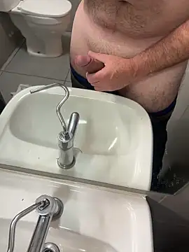 Snapshot of Cannavaro5 chatting on 10.29.25 Cannavaro5 online show from 10.29.25