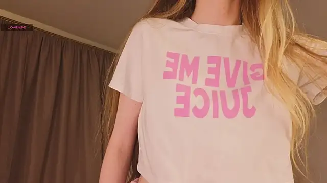 Snapshot of KissyCloud chatting on 10.26.25 KissyCloud online show from 10.26.25