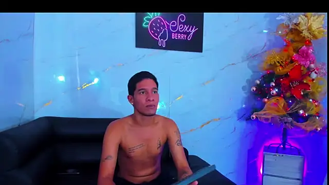 Snapshot of Room_boys_hot chatting on 11.27.25 Room boys hot online show from 11.27.25