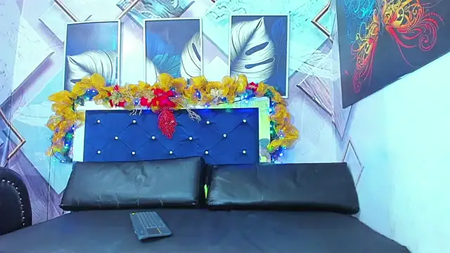 Snapshot of Room_boys_hot chatting on 12.16.25 Room boys hot online show from 12.16.25