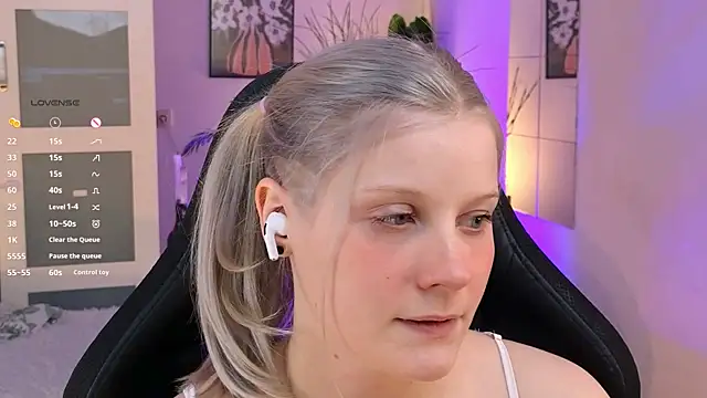 ShineJoan online show from 11.21.25