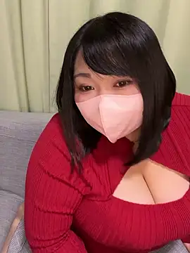 Snapshot of airi_0012 chatting on 10.24.25 airi 0012 online show from 10.24.25