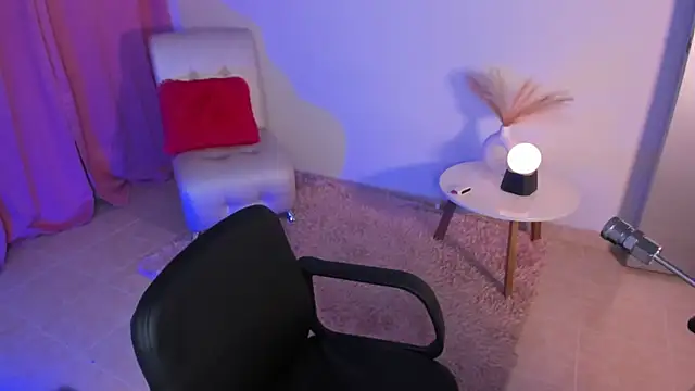 Snapshot of laana_foxx chatting on 10.27.25 laana foxx online show from 10.27.25