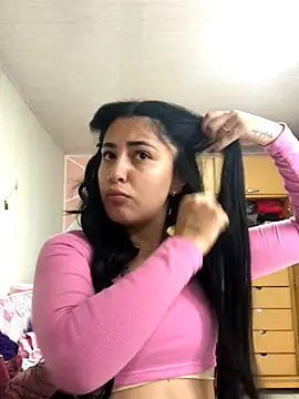 Snapshot of MAVI_EC chatting on 11.01.25 MAVI EC online show from 11.01.25