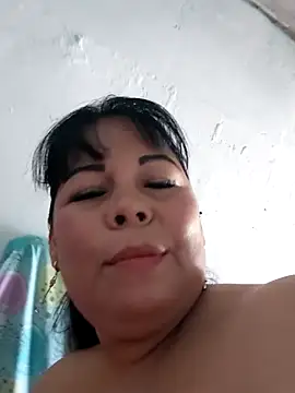 Snapshot of mother2-divorced chatting on 10.27.25 mother2-divorced online show from 10.27.25