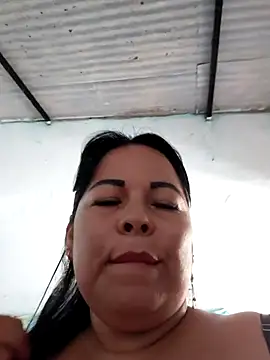 Snapshot of mother2-divorced chatting on 10.29.25 mother2-divorced online show from 10.29.25