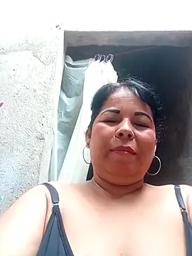 Snapshot of mother2-divorced chatting on 11.21.25 mother2-divorced online show from 11.21.25