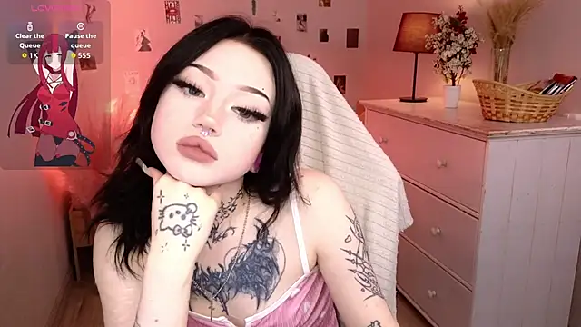 Emma Kirks online show from 05.28.26