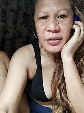 Snapshot of honeykoh chatting on 11.19.25 honeykoh online show from 11.19.25