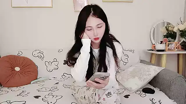 Snapshot of yuyan3929 chatting on 10.30.25 yuyan3929 online show from 10.30.25