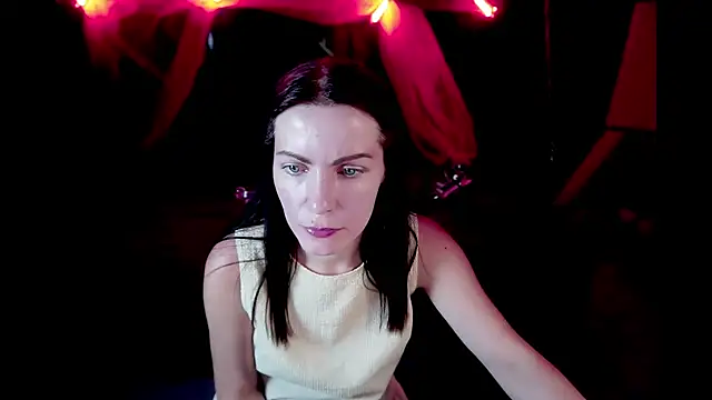 Snapshot of SofieMoons chatting on 11.11.25 SofieMoons online show from 11.11.25