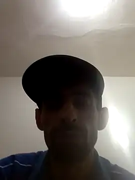 Snapshot of elperri2025 chatting on 10.28.25 elperri2025 online show from 10.28.25