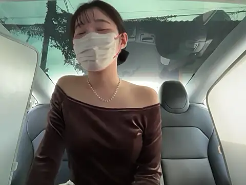 Snapshot of karenchaaan chatting on 10.29.25 karenchaaan online show from 10.29.25