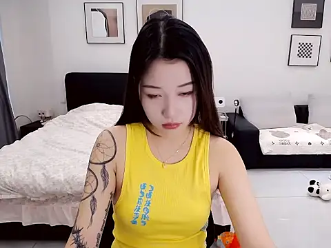 Snapshot of minnie-kk chatting on 10.23.25 minnie-kk online show from 10.23.25