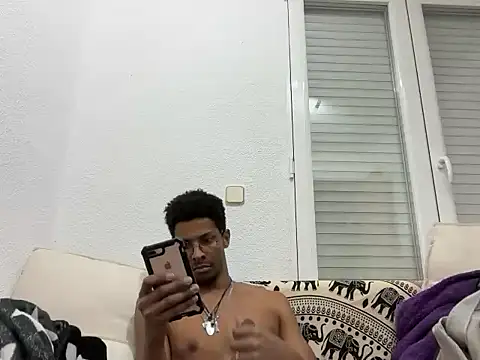 Albert Madrid online show from 11.26.25