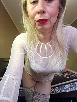Snapshot of SelinaLovqx chatting on 04.20.26 SelinaLovqx online show from 04.20.26