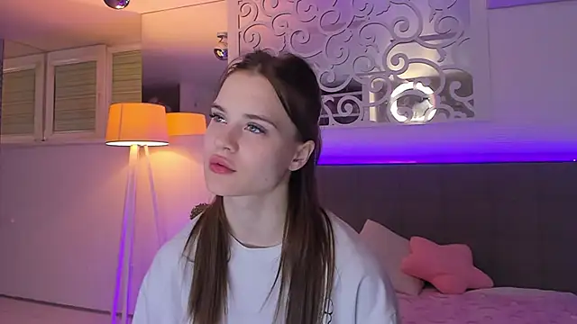 LuisaClover online show from 03.01.26