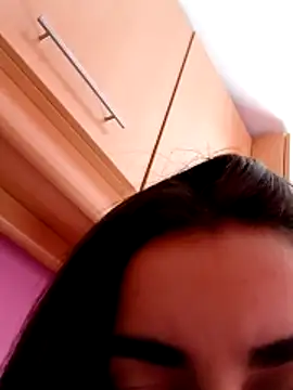 Snapshot of cotoncandyy chatting on 11.17.25 cotoncandyy online show from 11.17.25