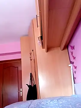 Snapshot of cotoncandyy chatting on 12.17.25 cotoncandyy online show from 12.17.25