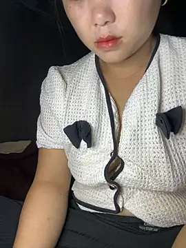 Snapshot of love_pusy09 chatting on 10.24.25 love pusy09 online show from 10.24.25