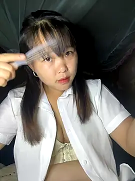 Snapshot of love_pusy09 chatting on 11.08.25 love pusy09 online show from 11.08.25