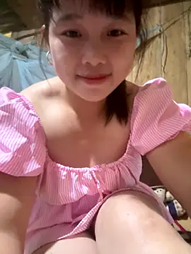 Snapshot of love_pusy09 chatting on 12.01.25 love pusy09 online show from 12.01.25