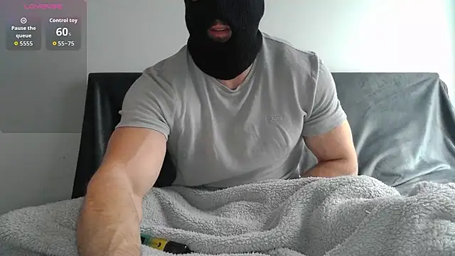 Snapshot of Masked_Bull38_Uk chatting on 12.03.25 Masked Bull38 Uk online show from 12.03.25