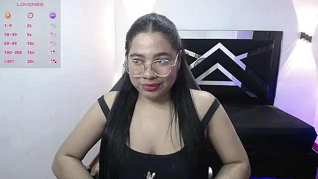 Snapshot of MelissaHex chatting on 10.23.25 MelissaHex online show from 10.23.25