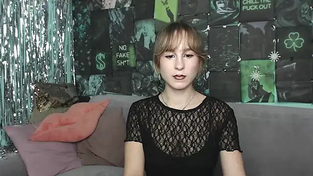 AlishaKellyi online show from 10.26.25