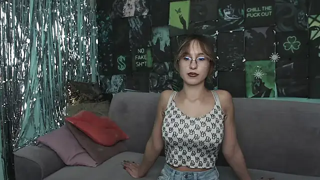 AlishaKellyi online show from 11.10.25