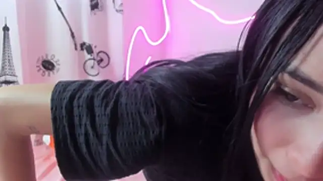 Snapshot of Viko_vegas chatting on 10.30.25 Viko vegas online show from 10.30.25