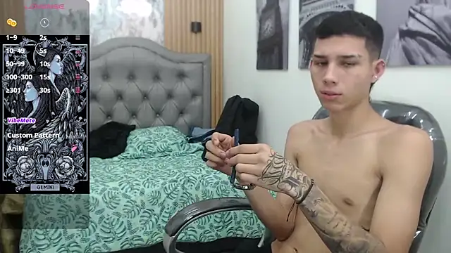 Snapshot of paul_ponce chatting on 11.18.25 paul ponce online show from 11.18.25