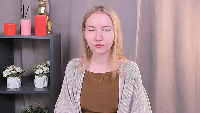 Snapshot of CathyHeximer chatting on 10.24.25 CathyHeximer online show from 10.24.25