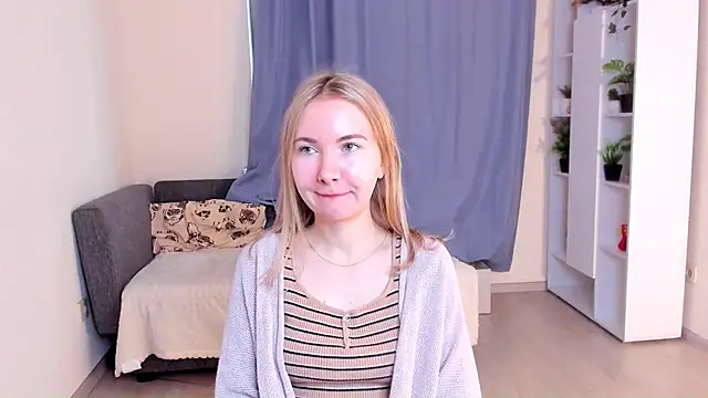 Snapshot of CathyHeximer chatting on 11.06.25 CathyHeximer online show from 11.06.25