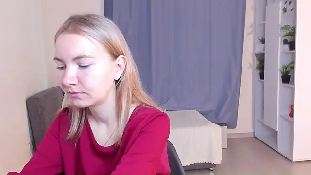 Snapshot of CathyHeximer chatting on 11.07.25 CathyHeximer online show from 11.07.25