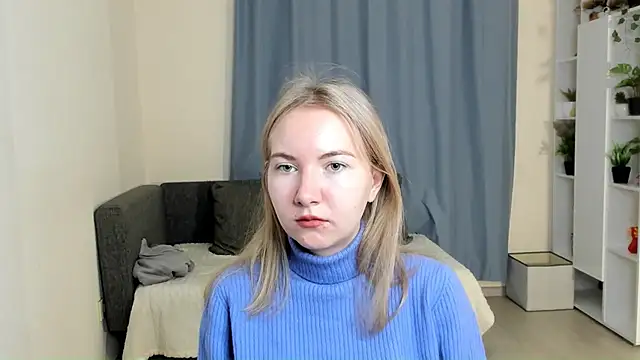 Snapshot of CathyHeximer chatting on 11.19.25 CathyHeximer online show from 11.19.25