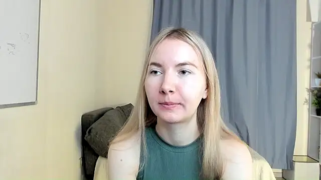 Snapshot of CathyHeximer chatting on 11.25.25 CathyHeximer online show from 11.25.25