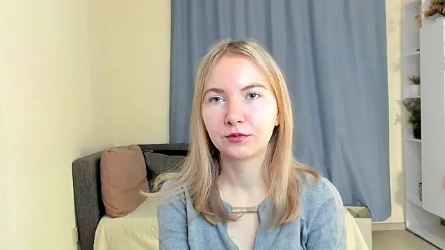 Snapshot of CathyHeximer chatting on 12.03.25 CathyHeximer online show from 12.03.25