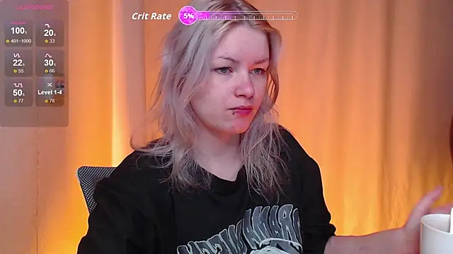 Snapshot of CherryNight6 chatting on 11.08.25 CherryNight6 online show from 11.08.25